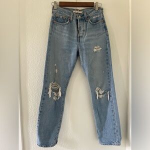 Levi’s wedgie straight distressed jean